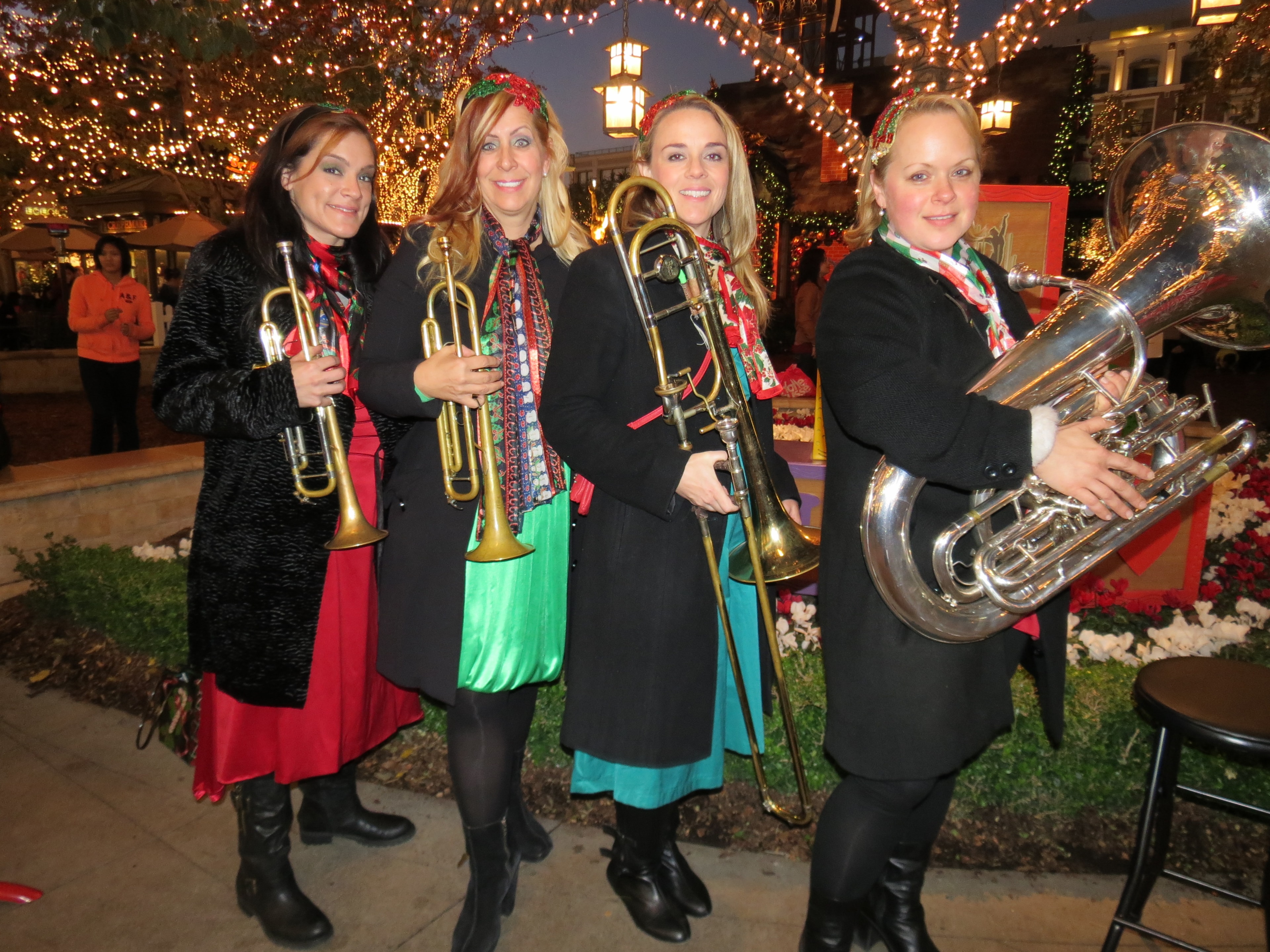 Belle Air Brass holiday festive lights performance
